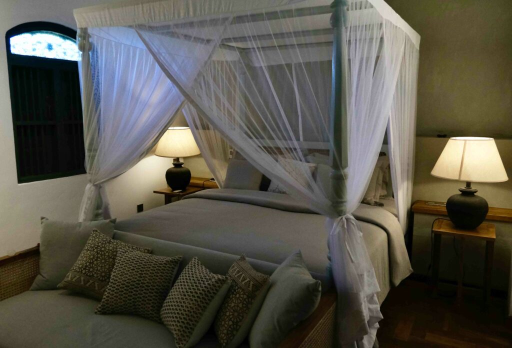 luxury-beachside-bedroom